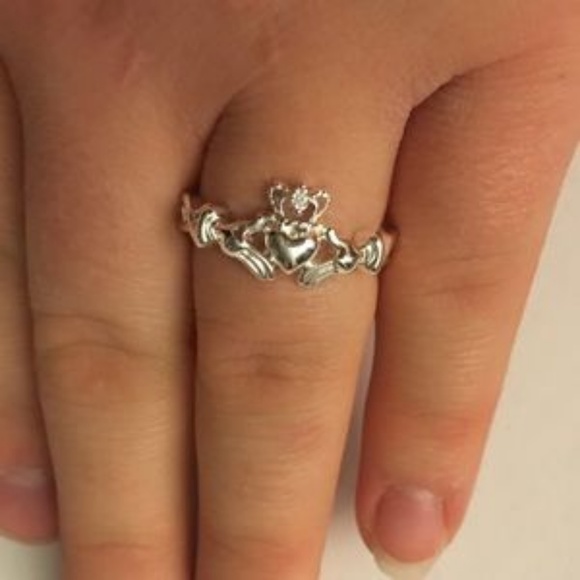 $25 Claddagh Ring with CZ Accent - Picture 6 of 8